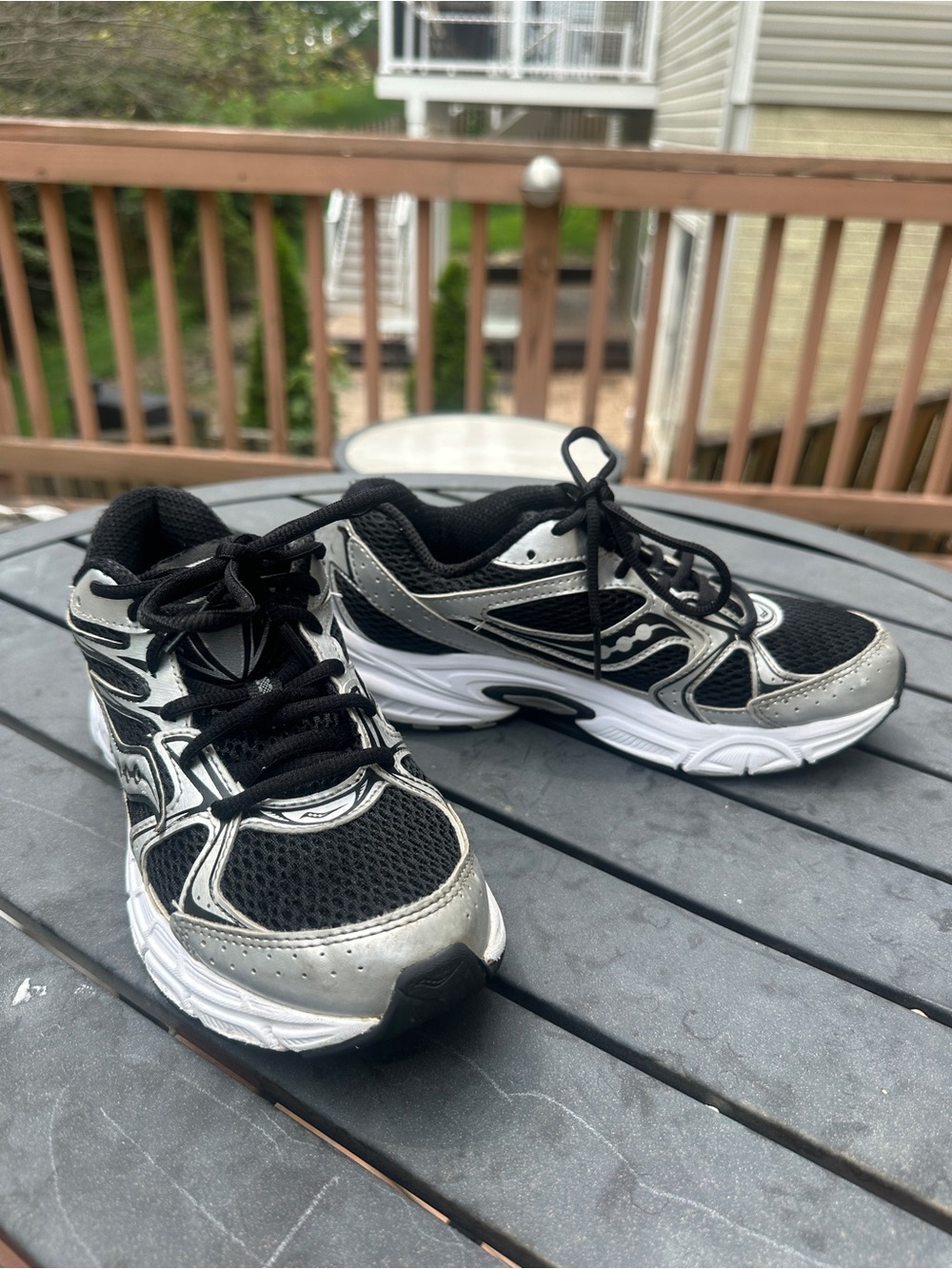 Saucony Black and Silver Women's Running Shoes - Size 6